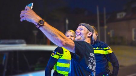 Enzo Knol – Politie Houdt Mij Staande Voor Selfie! – Vlog #2082