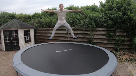 Enzo Knol – Milan Zijn Nieuwe Trampoline Testen! – Vlog #2129