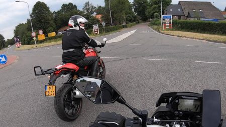 Enzo Knol – Cadeau Gekregen Van mijn Broer! Vlog #2132