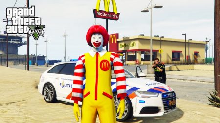 Royalistiq – Nederlandse Politie vs Mac Donalds Clown! – GTA 5 Politie En Boefje