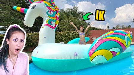 MeisjeDjamila – Ik Test ’s Werelds Grootste Unicorn Zwembad Floatie!