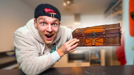 Enzo Knol – Youtube Heeft Mij Een Schatkist Gestuurd?! 😲 #2680