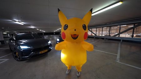 Enzo Knol – Ik Heb Een Levensgroot Pikachu Pak Gekregen! ⚡😂 #2699
