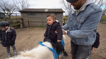 Familie Lakap – Miaz Krijgt Zijn Eerste Ponyles 😳🐴 #540